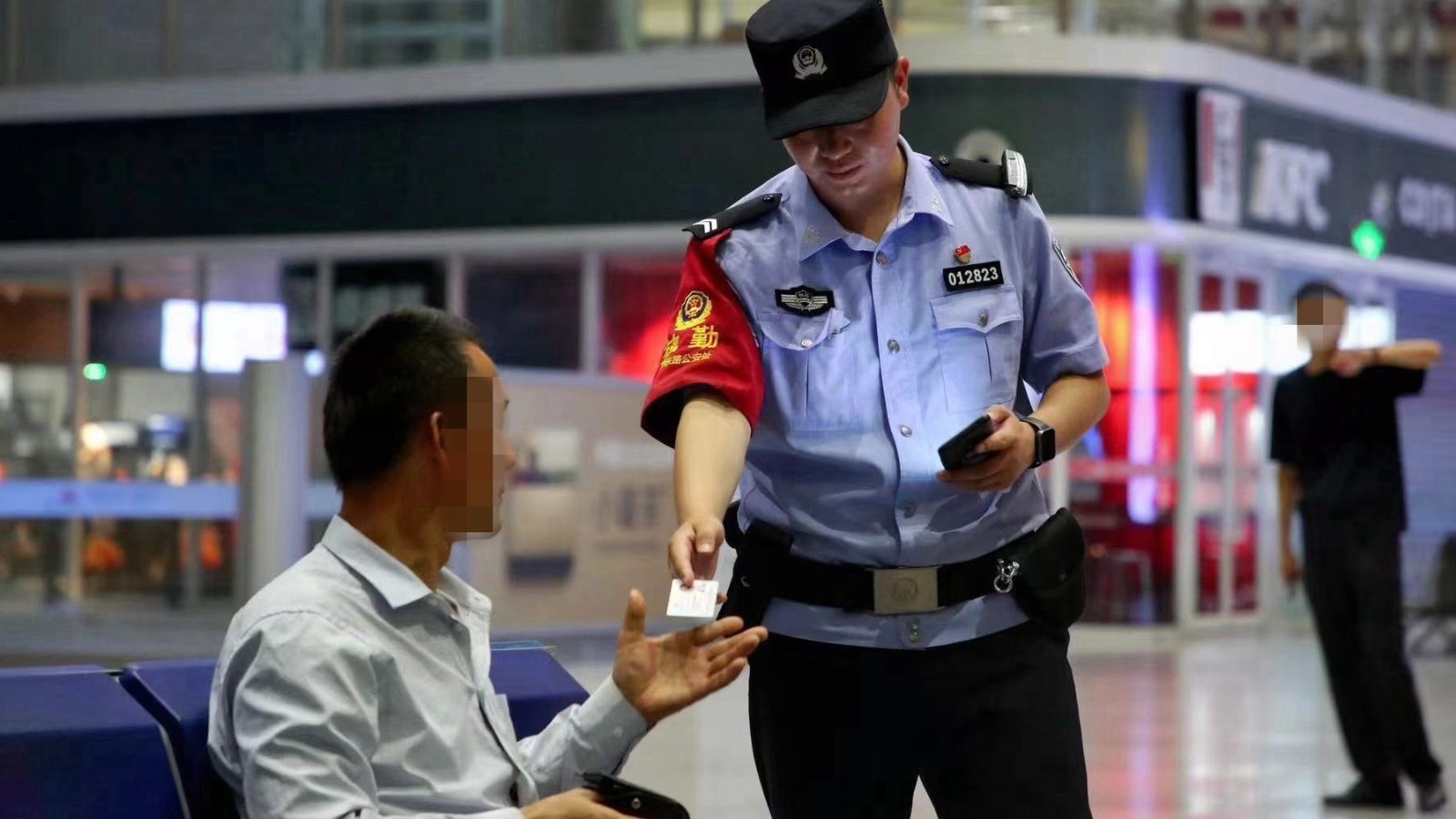 铁警夏夜治安巡查宣防行动破案8起查在逃人员3名 铁警夏夜治安巡查宣防行动破案8起查在逃人员3名