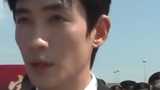 朱一龙现场迎接志愿军烈士:今天“李想”们回家了! 朱一龙现场迎接志愿军烈士:今天“李想”们回家了!