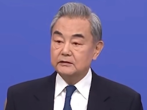 王毅：中国绝不走国强必霸的老路