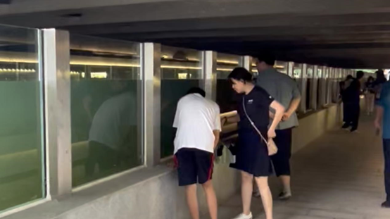 积水潭“大鱼缸”走红！市民担心暴雨来袭水会漫进廊道，官方回应