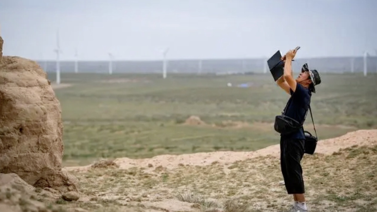 人物篇·宁夏夫妻追着夯土长城跑 人物篇·宁夏夫妻追着夯土长城跑