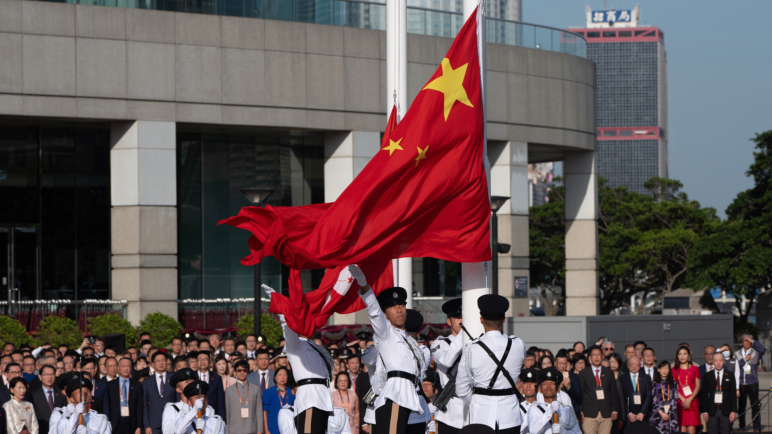 中国香港金紫荆广场举行升旗仪式，香港特别行政区行政长官李家超出席