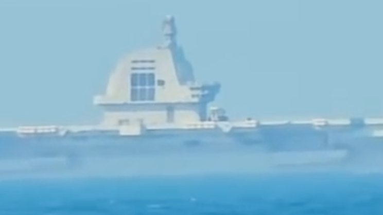 台军通报：福建舰入列后首次通过台湾海峡