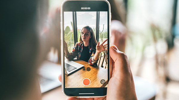 聚焦摆拍、编造、仿冒等问题,“清朗”专项行动严处一批短视频账号 聚焦摆拍、编造、仿冒等问题,“清朗”专项行动严处一批短视频账号