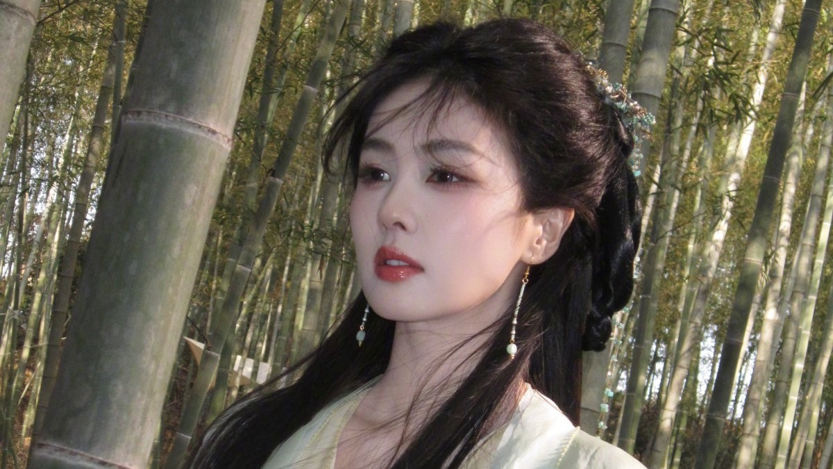 白鹿战损妆打戏释出，网友：佩仪大人的打戏真的很带感