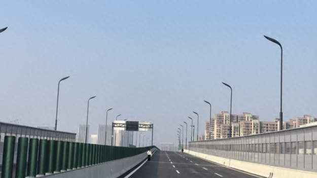 697盏路灯照亮润扬南路快速化改造工程