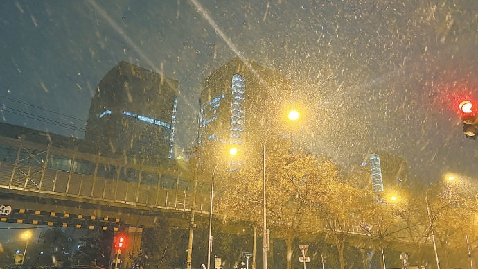 昨夜北京城区为何突然飘雪？气象专家分析