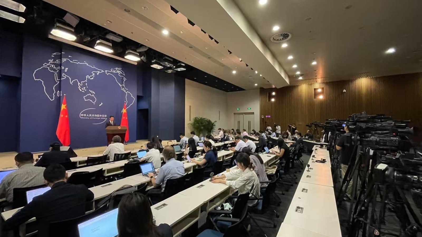 中国加强芬太尼生产管控 外交部:体现了大国担当 中国加强芬太尼生产管控 外交部:体现了大国担当