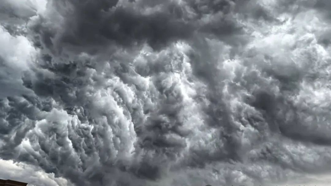 杭州及北方多地突然狂风暴雨,酷热高温要彻底结束了吗? 杭州及北方多地突然狂风暴雨,酷热高温要彻底结束了吗?