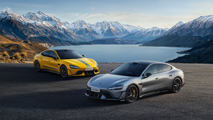 定价5​2.99万！小米：目标成为地表最快四门量产车——