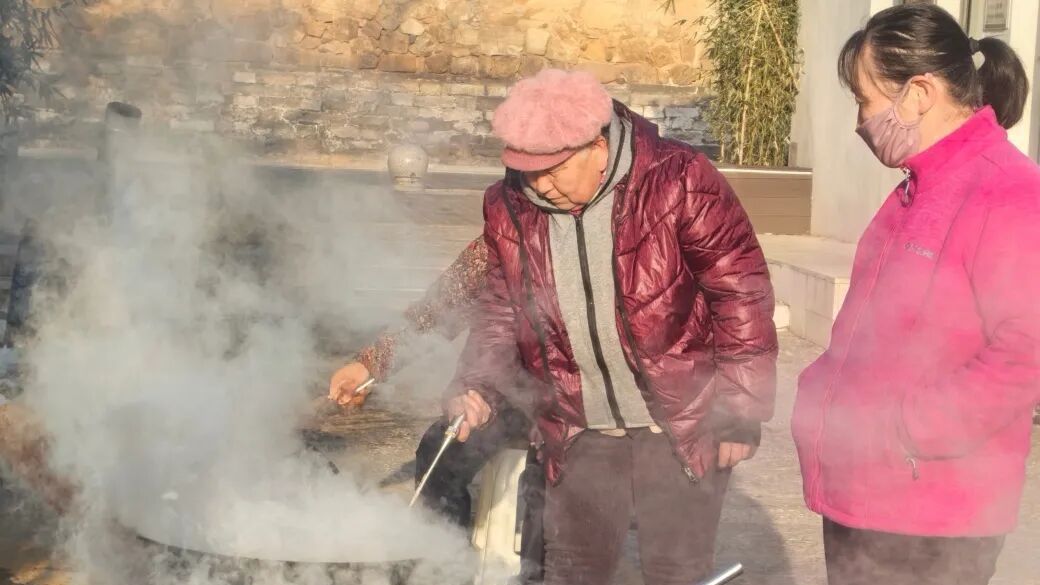 十三陵镇腊八节活动温暖启幕 邻里共聚品粥话团圆