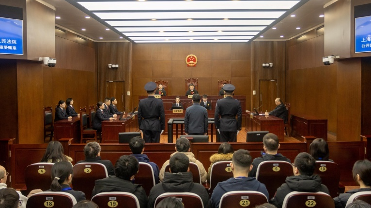 受贿3735万余元 海南省纪委原副书记陈笑波一审获刑12年