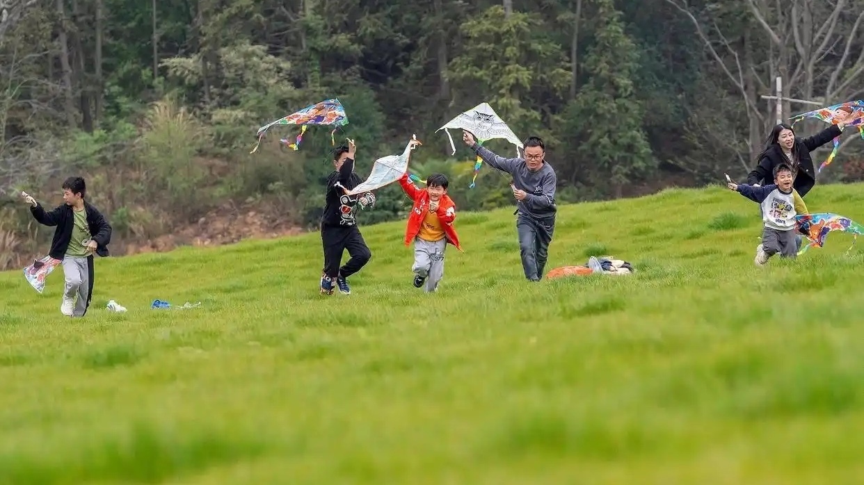 中小学春假,多地官宣!看看你那里有吗→ 中小学春假,多地官宣!看看你那里有吗→