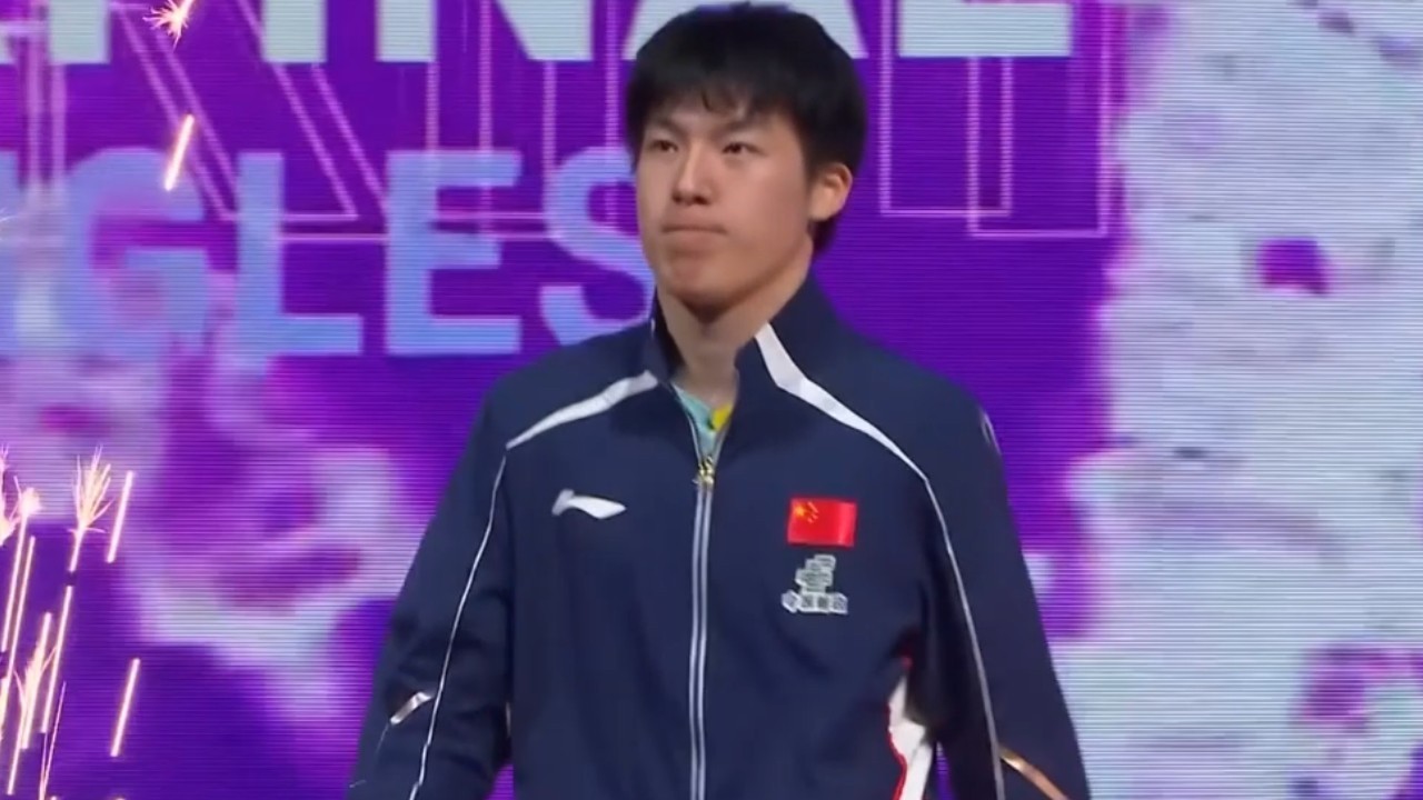 WTT重庆冠军赛1/4决赛温瑞博迎战邱党 教练组现场助阵 WTT重庆冠军赛1/4决赛温瑞博迎战邱党 教练组现场助阵