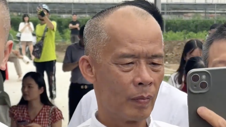 莫氏鸡煲老板莫叔暖心喊话台湾同胞：台湾很快会回到母亲怀抱