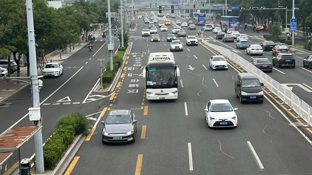 北京公交道开放首日,堵车吗?请注意,这些公交道周末仍不能走—— 北京公交道开放首日,堵车吗?请注意,这些公交道周末仍不能走——