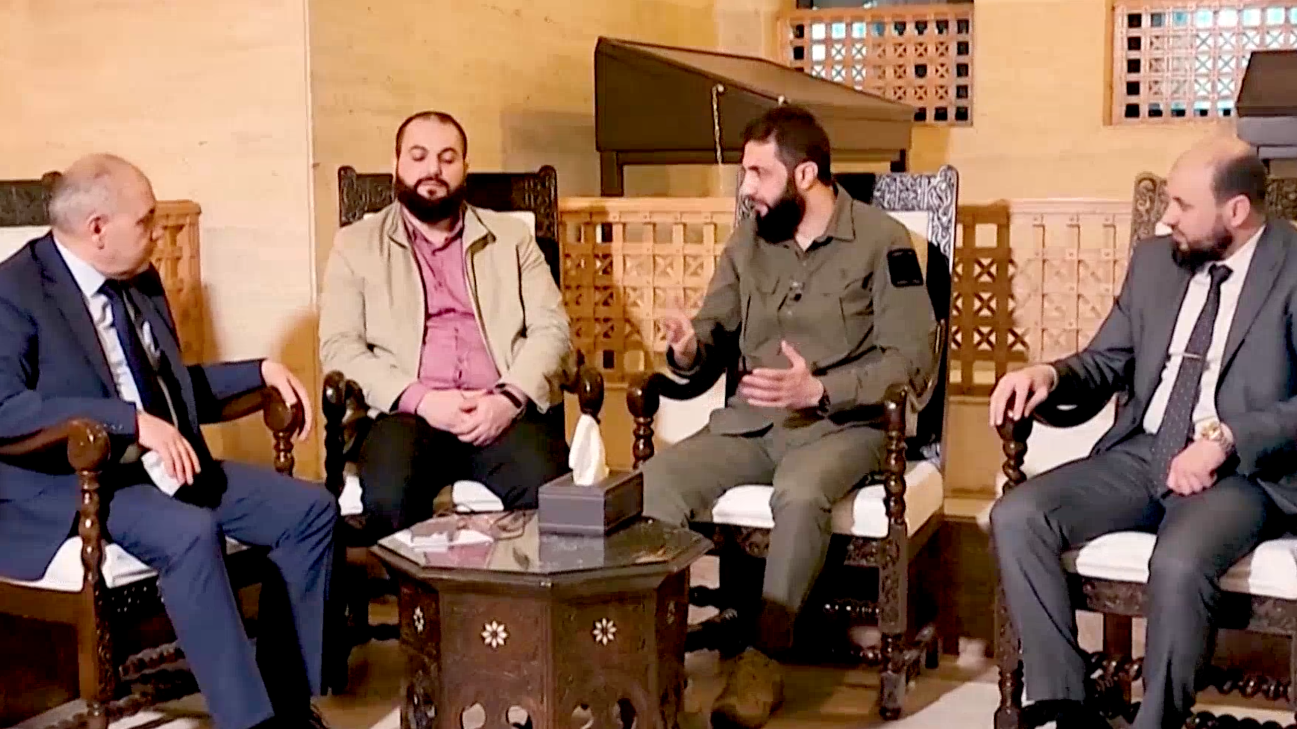 叙利亚总理与反对派领导人协调权力移交 叙利亚总理与反对派领导人协调权力移交