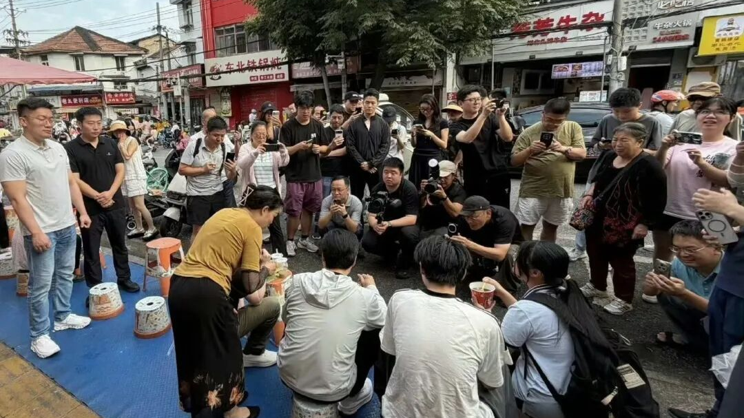 雷军回应“过早”被路过小学生吐槽:上了好几天热搜,我也匪夷所思 雷军回应“过早”被路过小学生吐槽:上了好几天热搜,我也匪夷所思