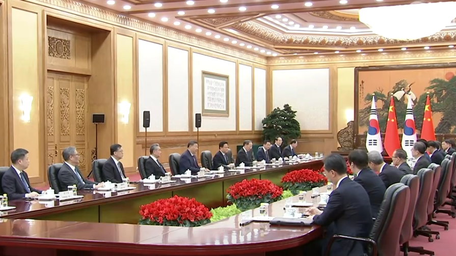 习近平同韩国总统李在明举行会谈 习近平同韩国总统李在明举行会谈