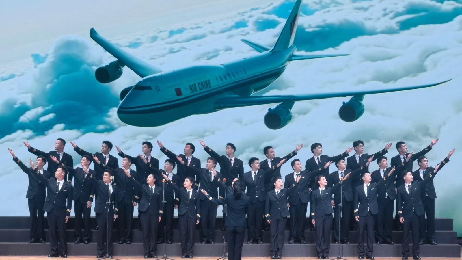 冲上云霄之前，他们在中航集团上了这堂“天空第一课”