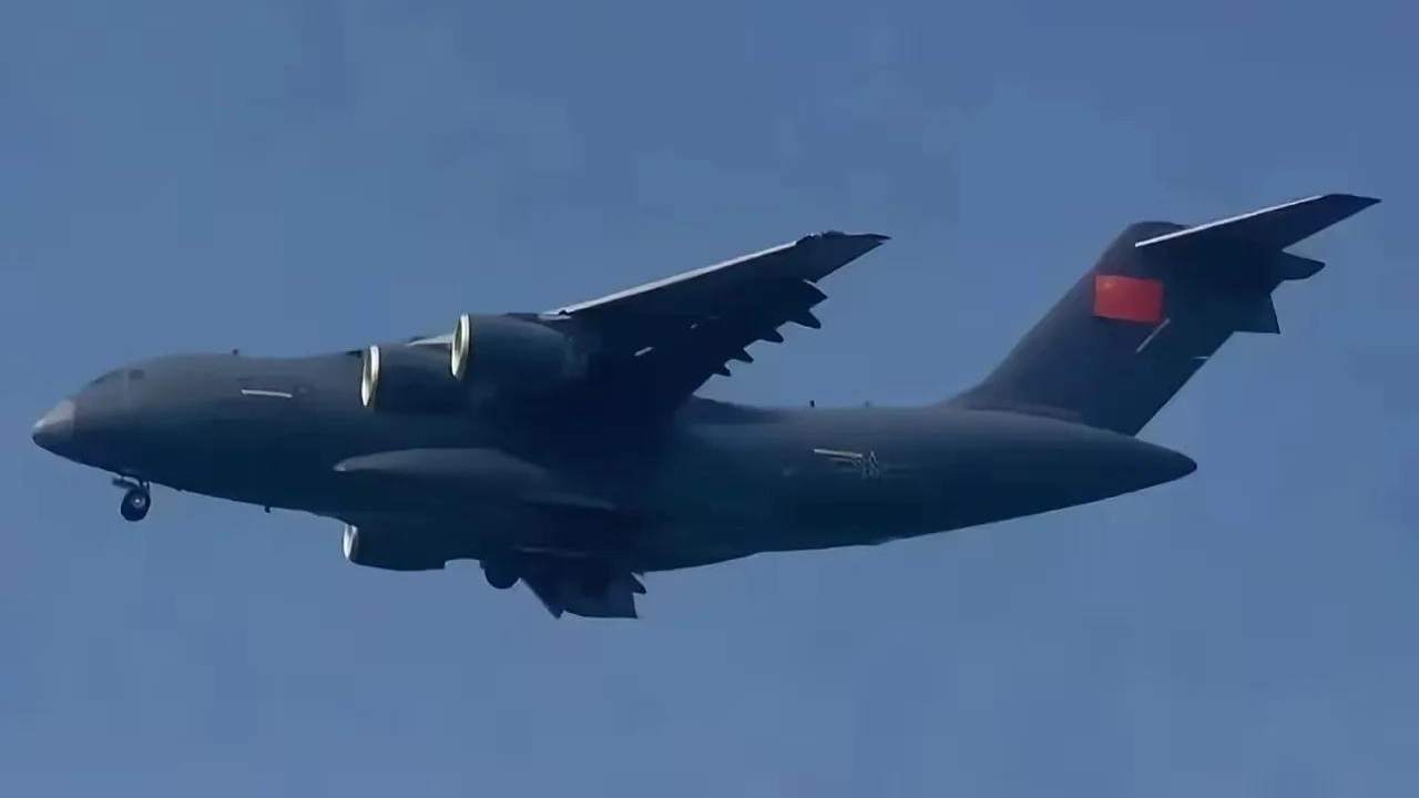 中国空军1架运-20B起飞，赴韩国接迎第十三批在韩志愿军烈士遗骸回国