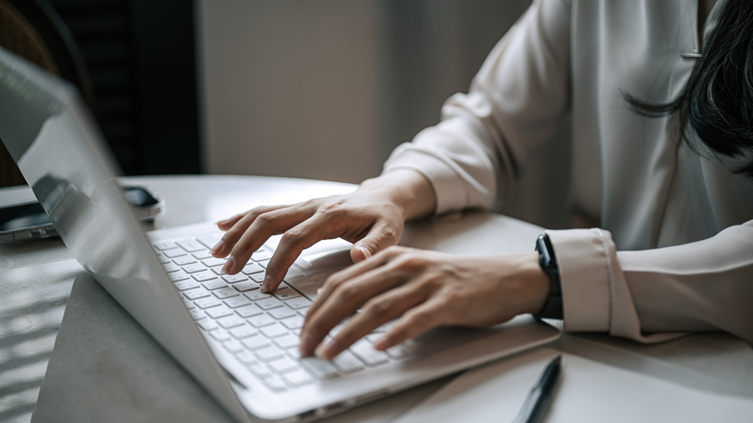 再评“强制下班”:进一步破除“加班=敬业”的错误认知 再评“强制下班”:进一步破除“加班=敬业”的错误认知