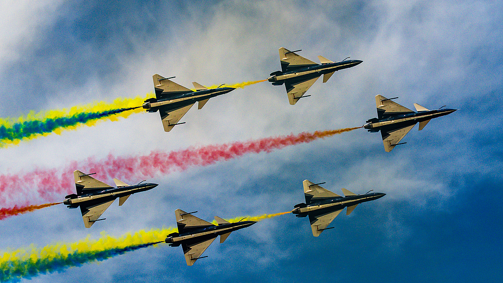 空军八一飞行表演队应邀参加第十届新加坡航展 空军八一飞行表演队应邀参加第十届新加坡航展