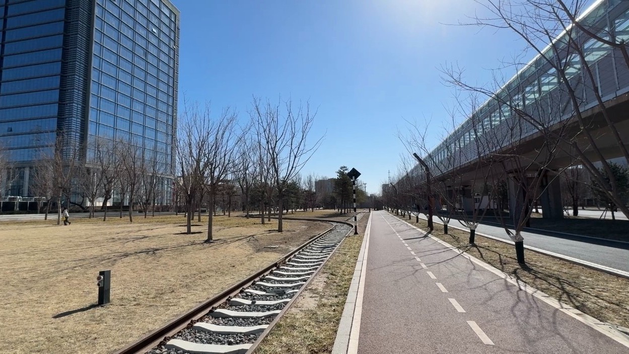 今日最高气温8℃ 昼夜温差大 注意调整着装 今日最高气温8℃ 昼夜温差大 注意调整着装