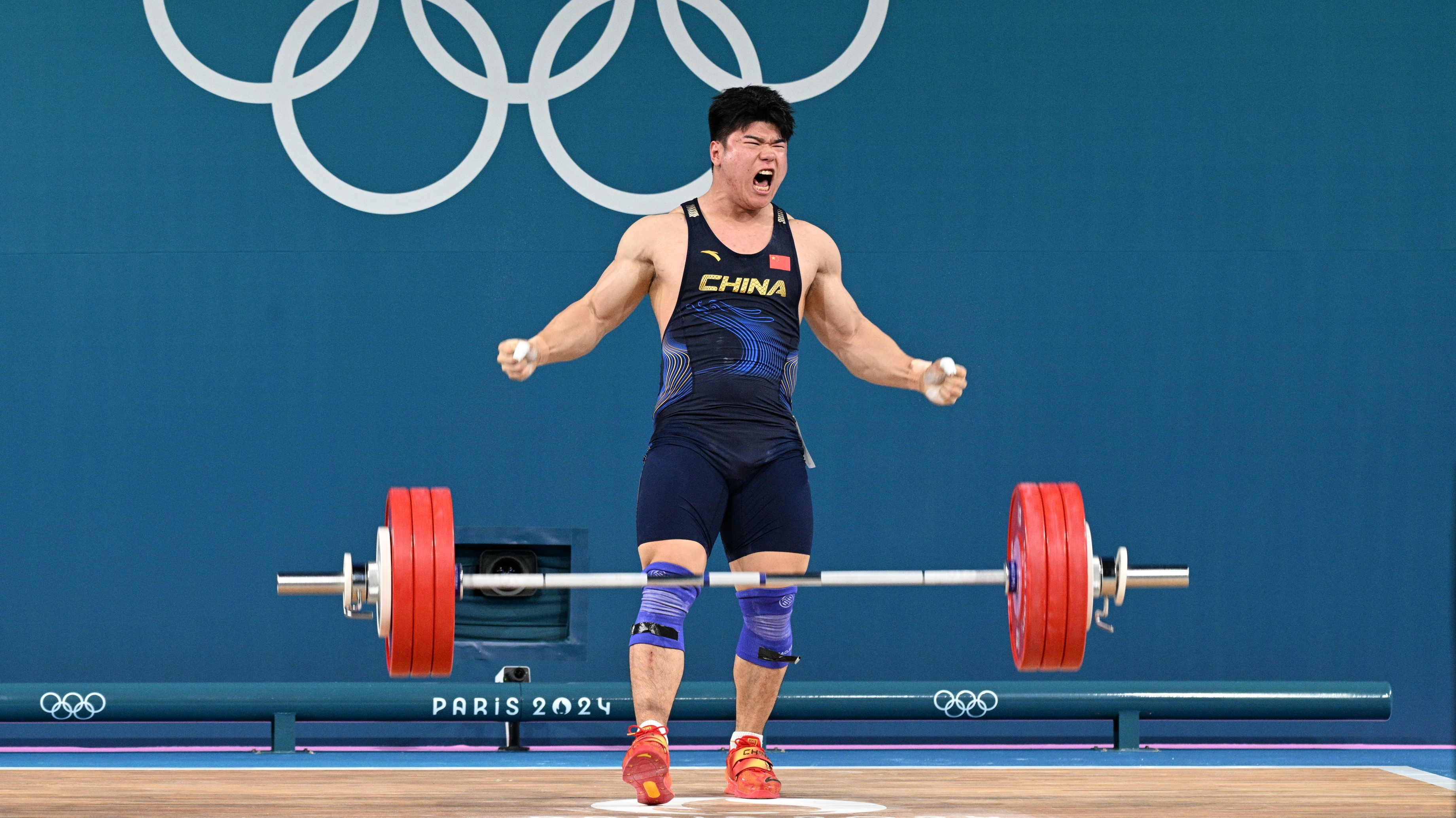 扛起中国男举大级别项目大旗！00后刘焕华夺得102公斤级金牌