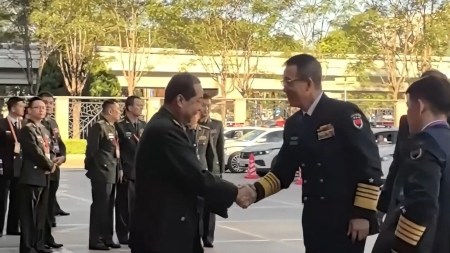 中国国防部长董军正式抵达第十二届北京香山论坛开幕式会场 中国国防部长董军正式抵达第十二届北京香山论坛开幕式会场