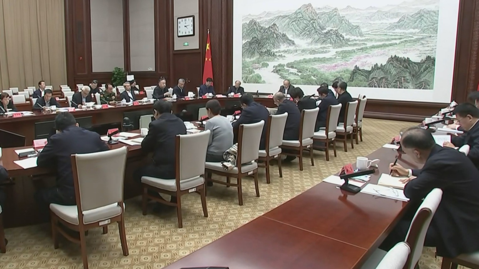 市委常委会召开扩大会议传达学习贯彻党的二十届四中全会精神 市委书记尹力主持会议 市委常委会召开扩大会议传达学习贯彻党的二十届四中全会精神 市委书记尹力主持会议