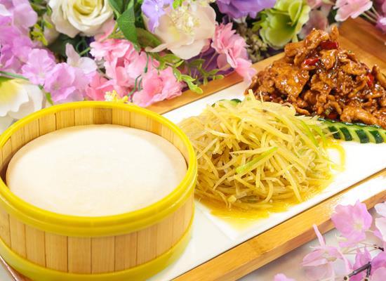 让人正月放弃饺子的只能是春卷和春饼！今天您“咬春”了吗？北京时间 