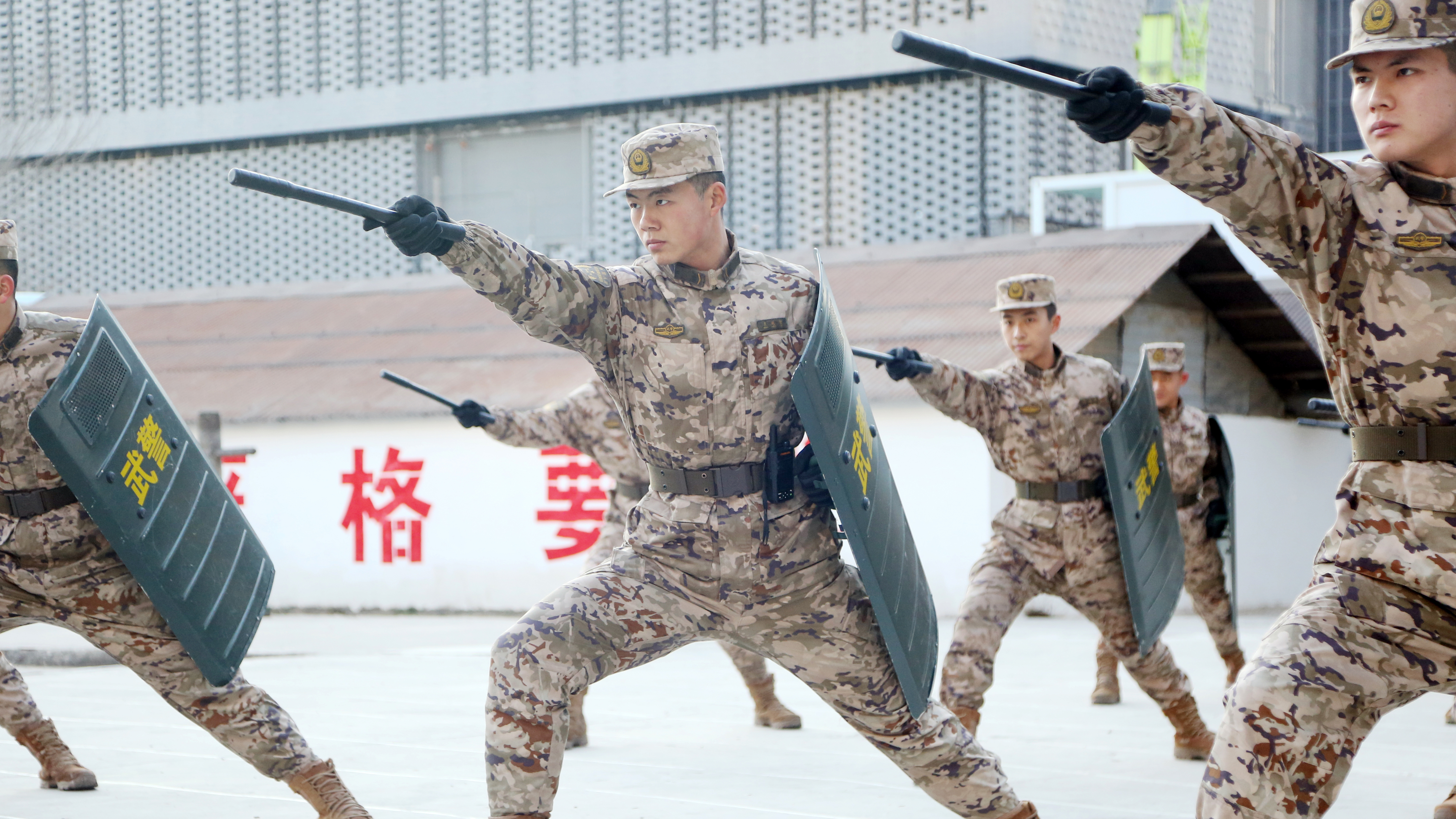 首都武警新年度军事训练,掀起实战化练兵热潮 首都武警新年度军事训练,掀起实战化练兵热潮