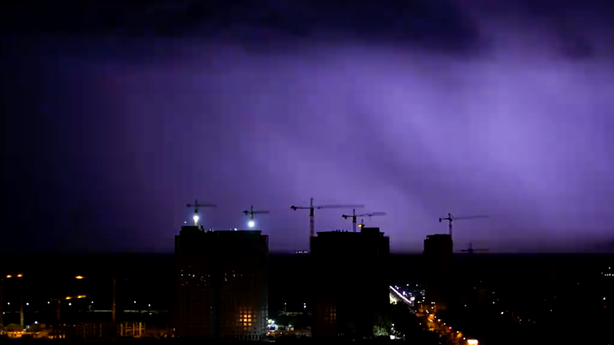 雷雨天需时刻警惕雷暴哮喘!尽量减少外出 关闭门窗 雷雨天需时刻警惕雷暴哮喘!尽量减少外出 关闭门窗