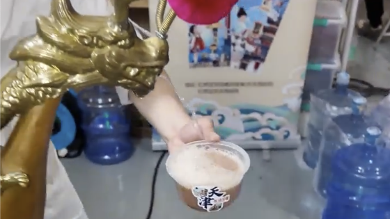 龙嘴大铜壶那么一斜，冲出不一样的天津老味道！