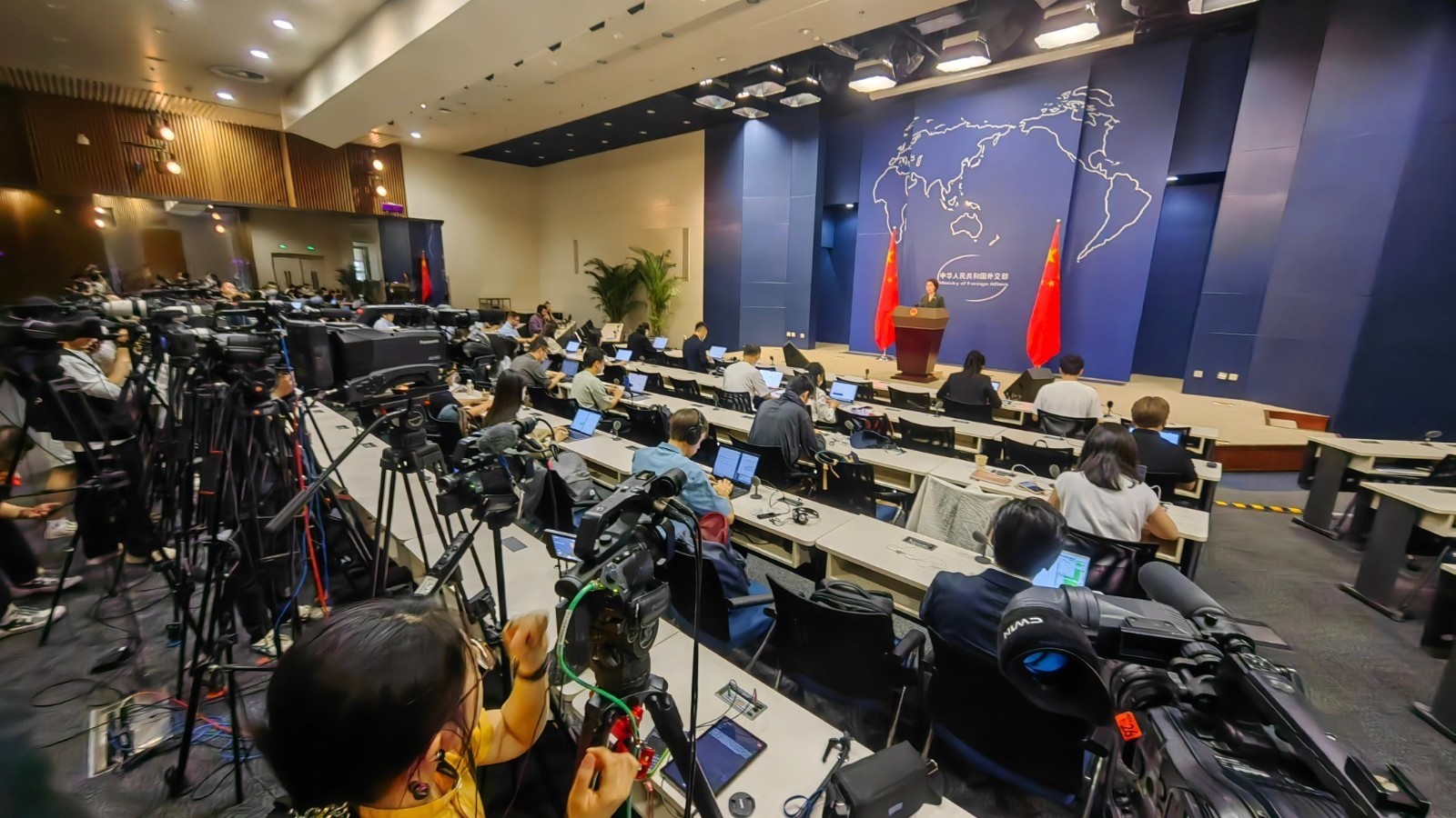 印方称中国向巴基斯坦提供防空系统 外交部呼吁印巴停火 印方称中国向巴基斯坦提供防空系统 外交部呼吁印巴停火