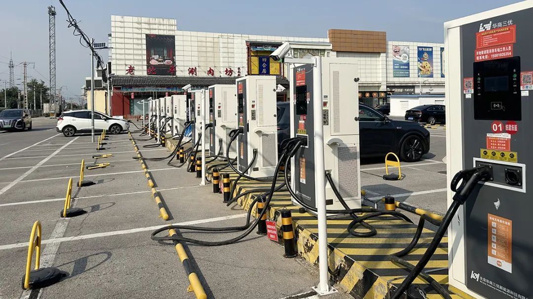 寻桩烦、充电难?今年以来顺义区新增新能源汽车充电接口897个! 寻桩烦、充电难?今年以来顺义区新增新能源汽车充电接口897个!